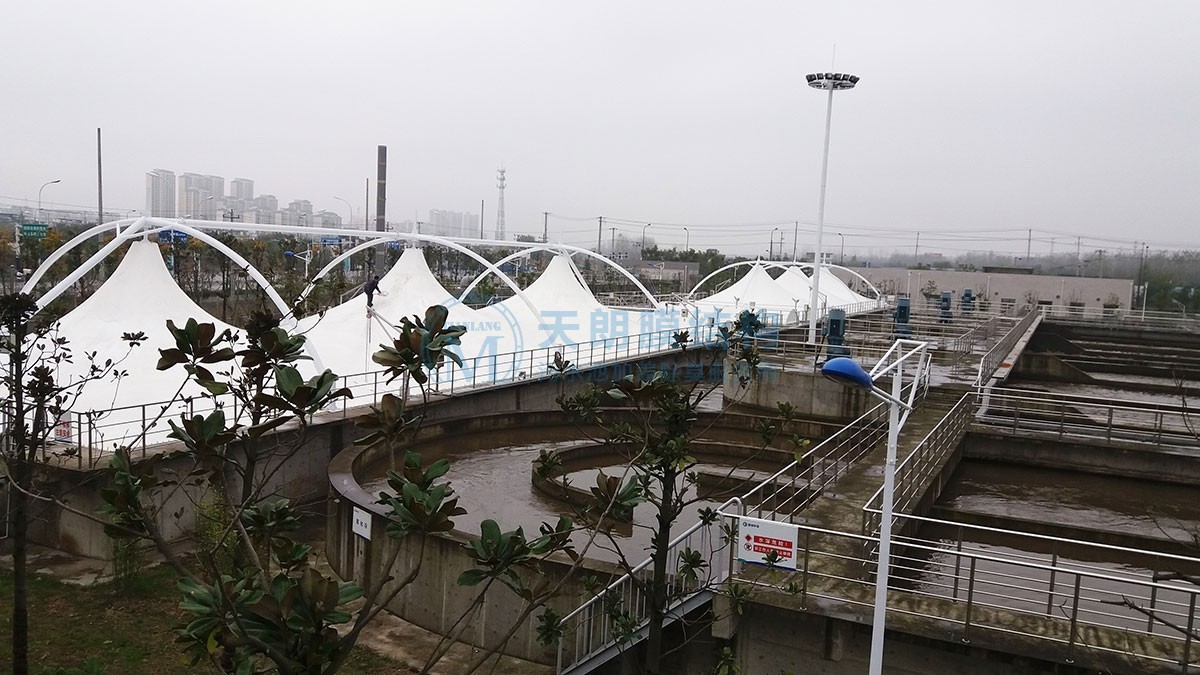 合肥肥東污水池處理廠調節(jié)池反吊膜封閉工程